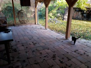 padlástégla a teraszon 