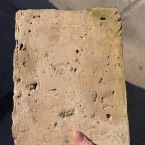 28x17 cm-es sárga padlástégla
