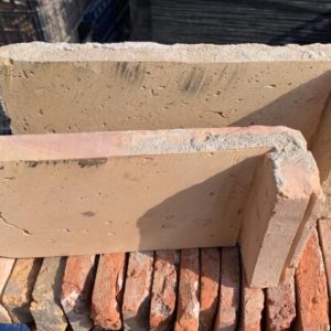 Tégla párkányelem